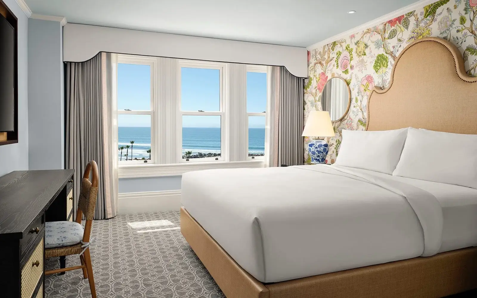 VICTORIAN: Oceanfront